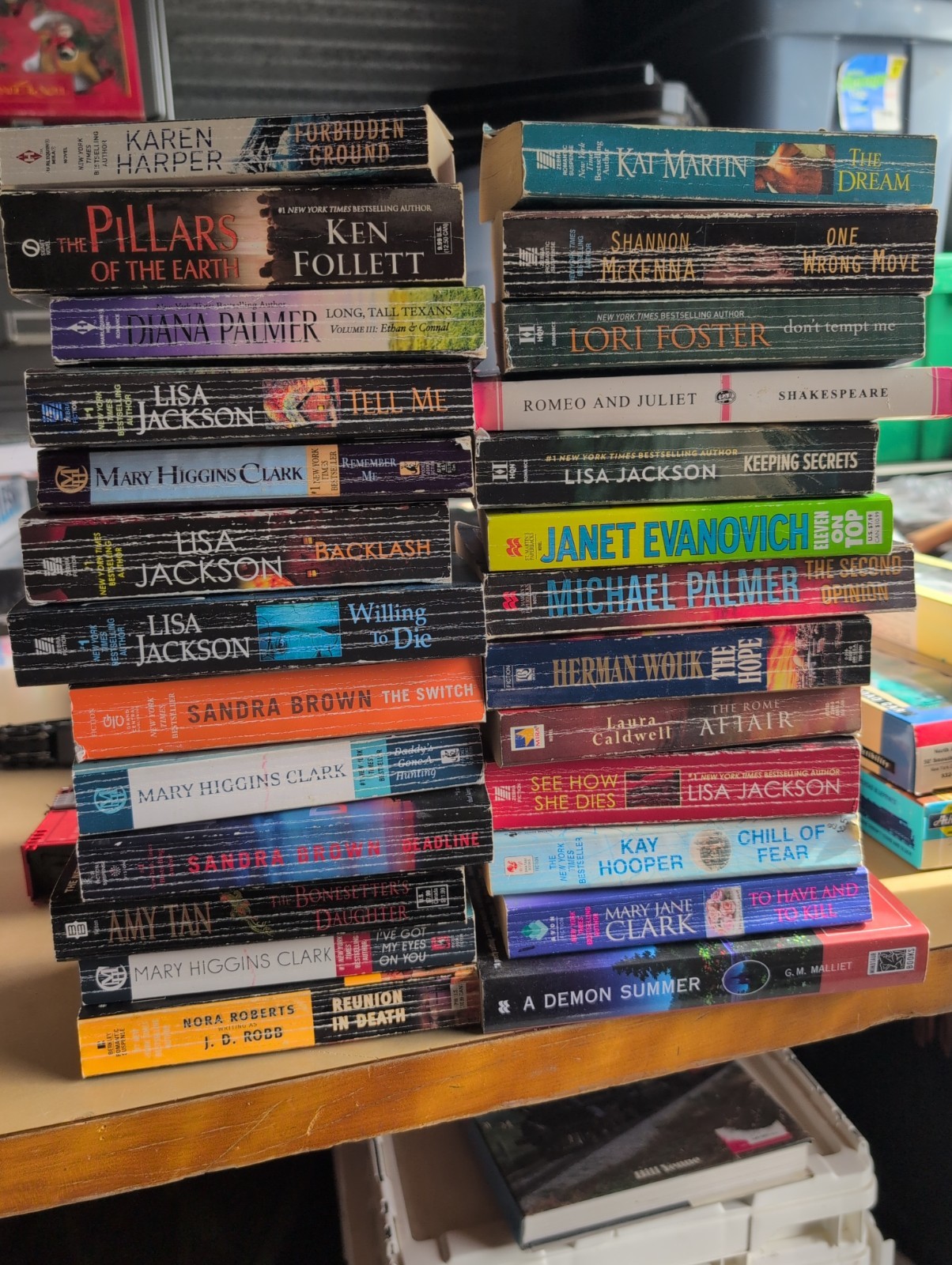 Mixed Lot of 26 Female Author Novels Romance & Thriller Clark Jackson NICE LOT