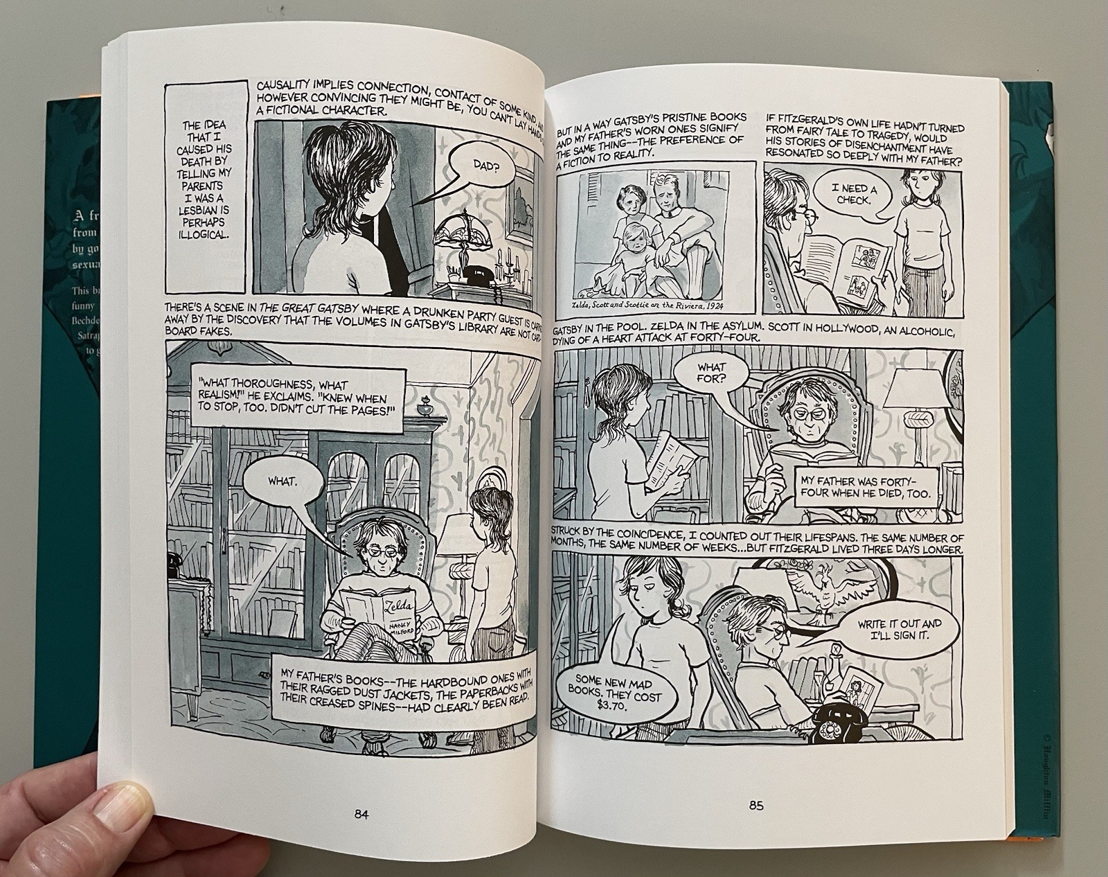 SIGNED.Fun Home: A Family Tragicomic. Alison Bechdel. Hardcover. like new!