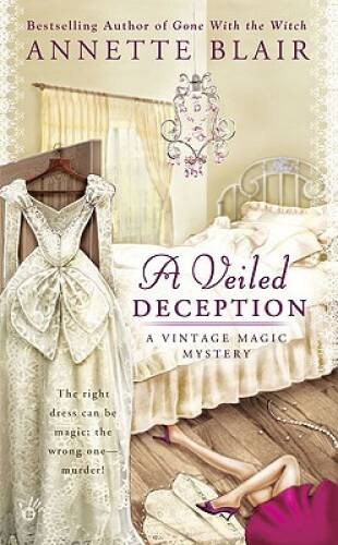 A Veiled Deception (A Vintage Magic Mystery) – Mass Market Paperback – VERY GOOD