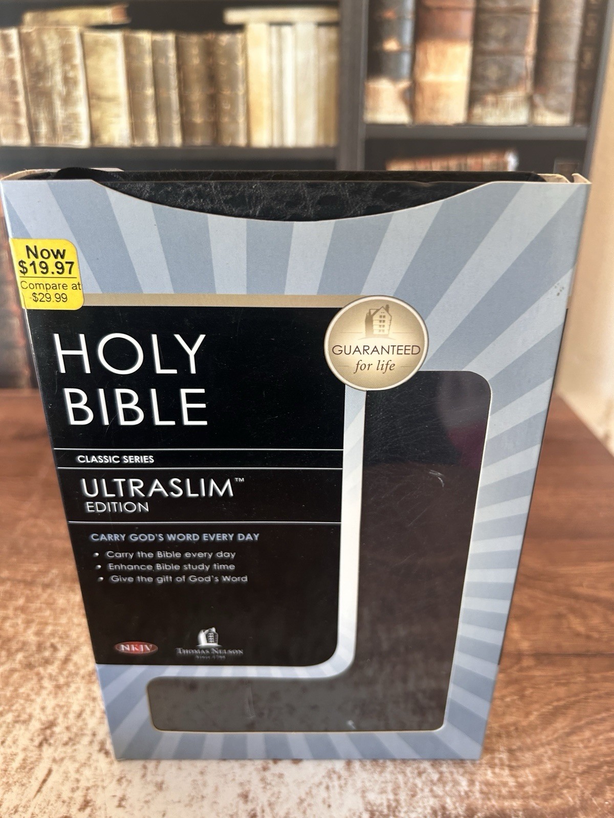 The NKJV UltraSlim Bible Thomas Nelson edition Cranberry Floral Leathersoft