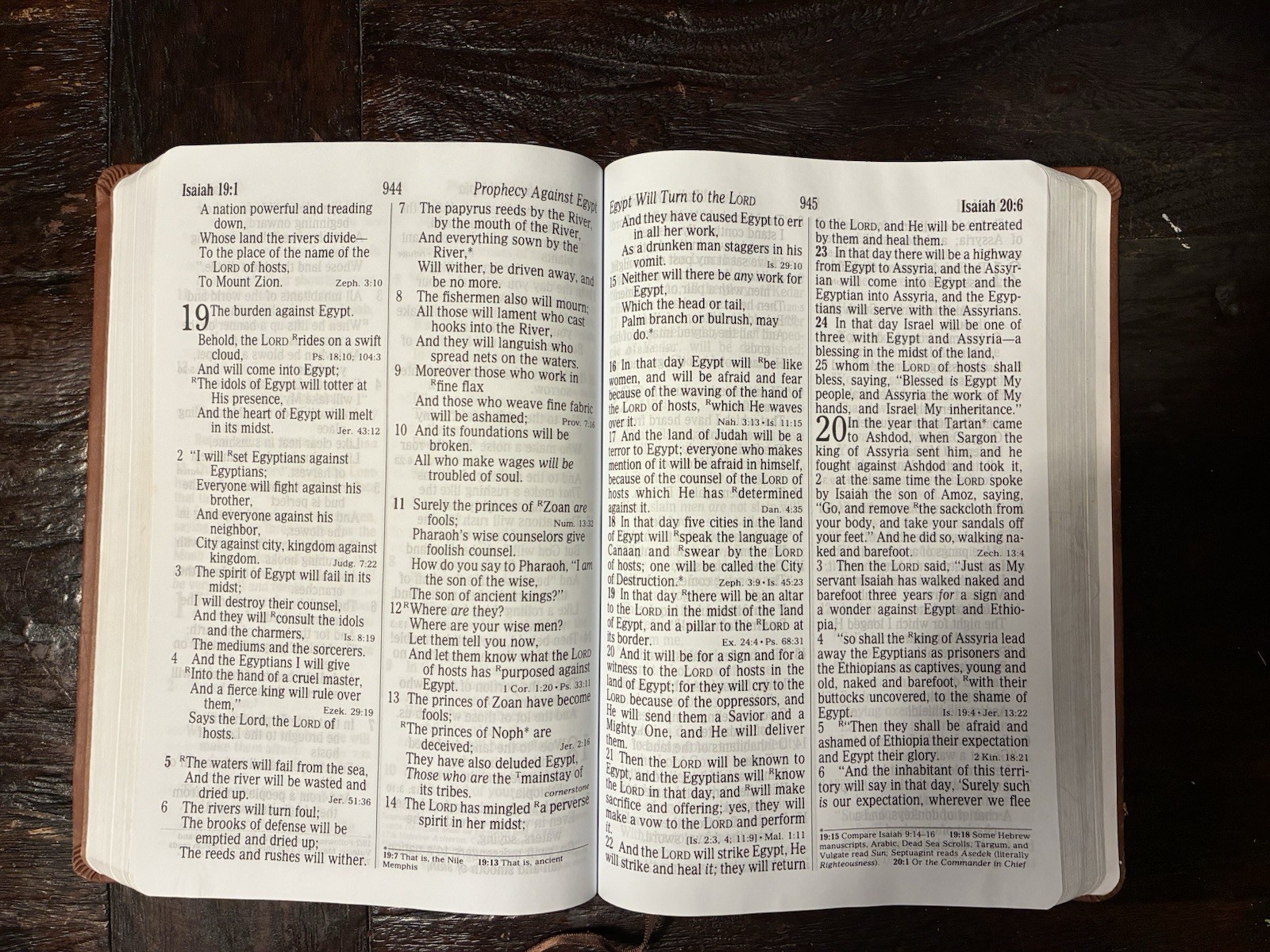 Brown Leathersoft NKJV Giant Print 16 Point