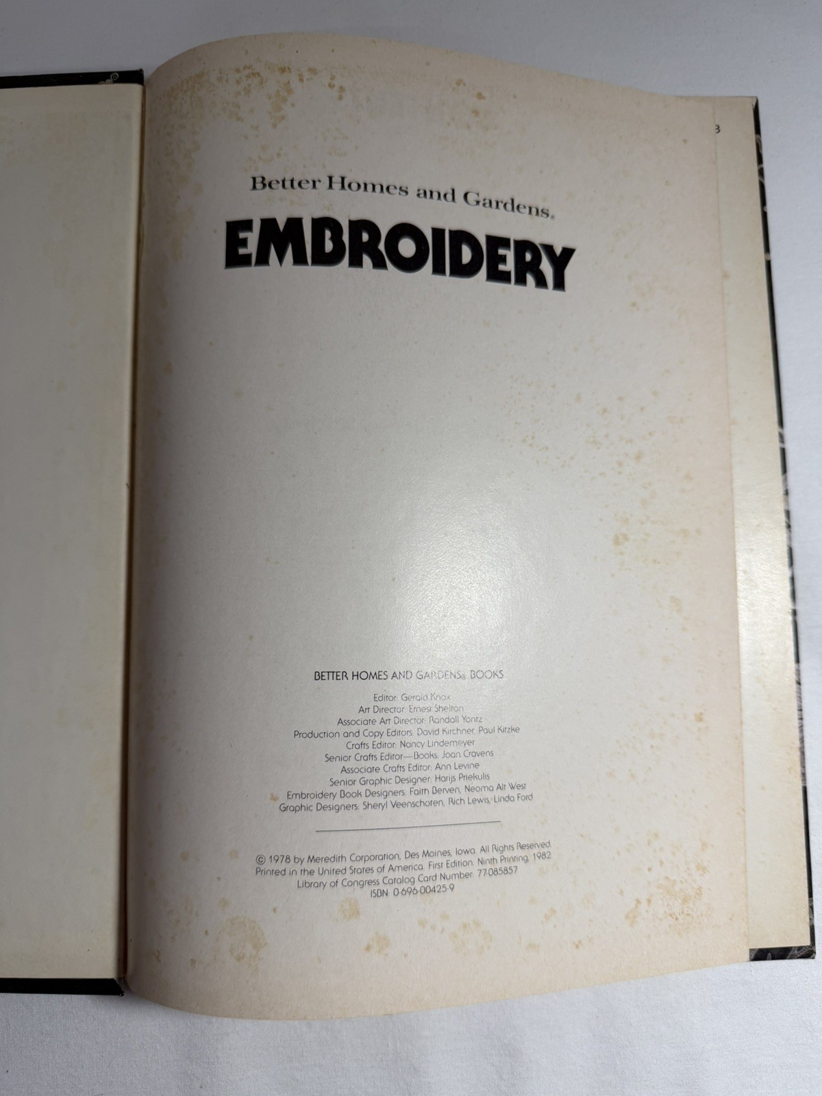 Better Homes And Gardens VTG 1978 Embroidery Hardcover 96 Pages