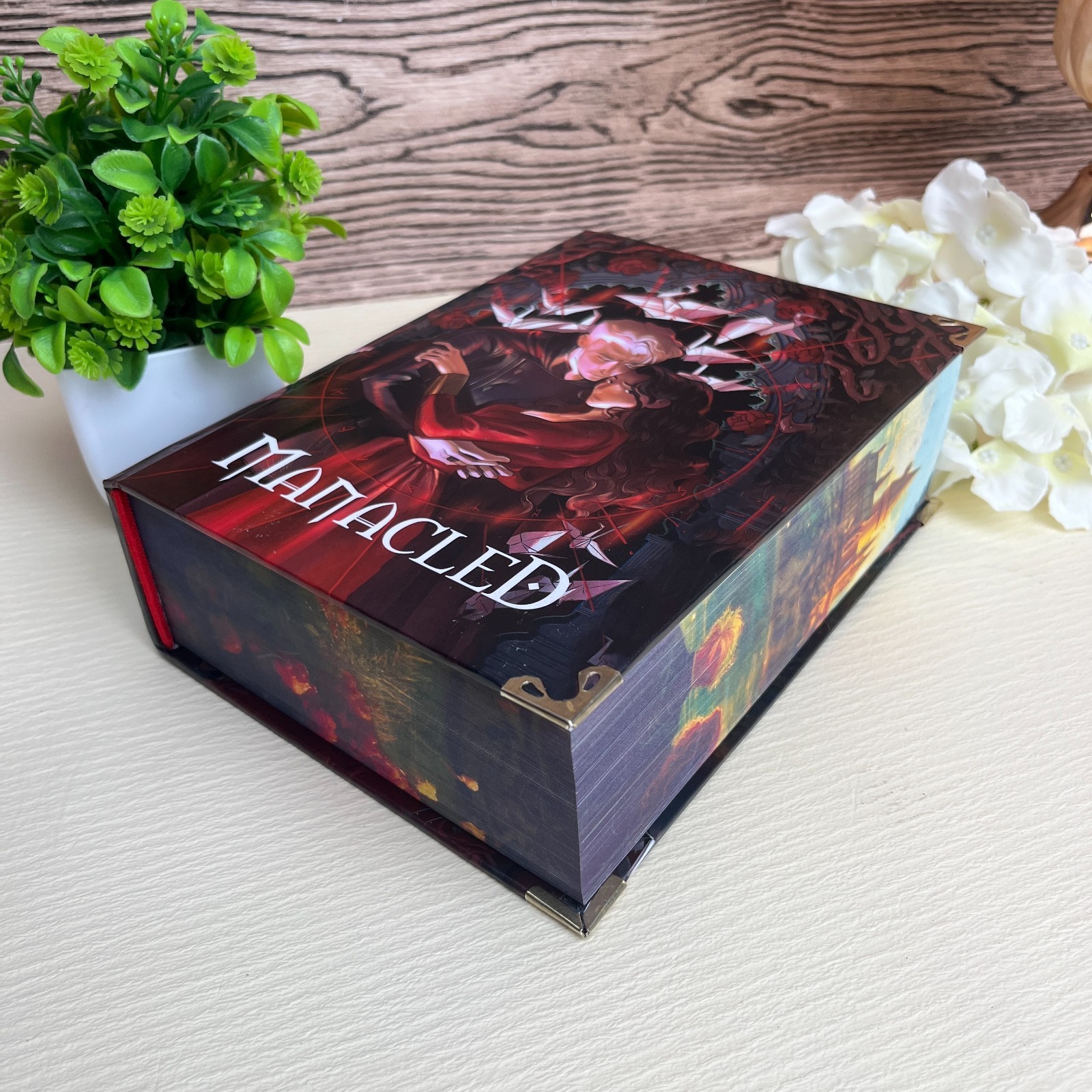 Manacled Hardcover Special Edition SenLinYu Sprayed Edges Collector Edition