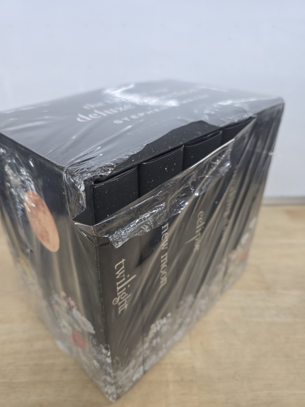 The Twilight Saga Collection by Stephenie Meyer – Deluxe Collection – Hardcover