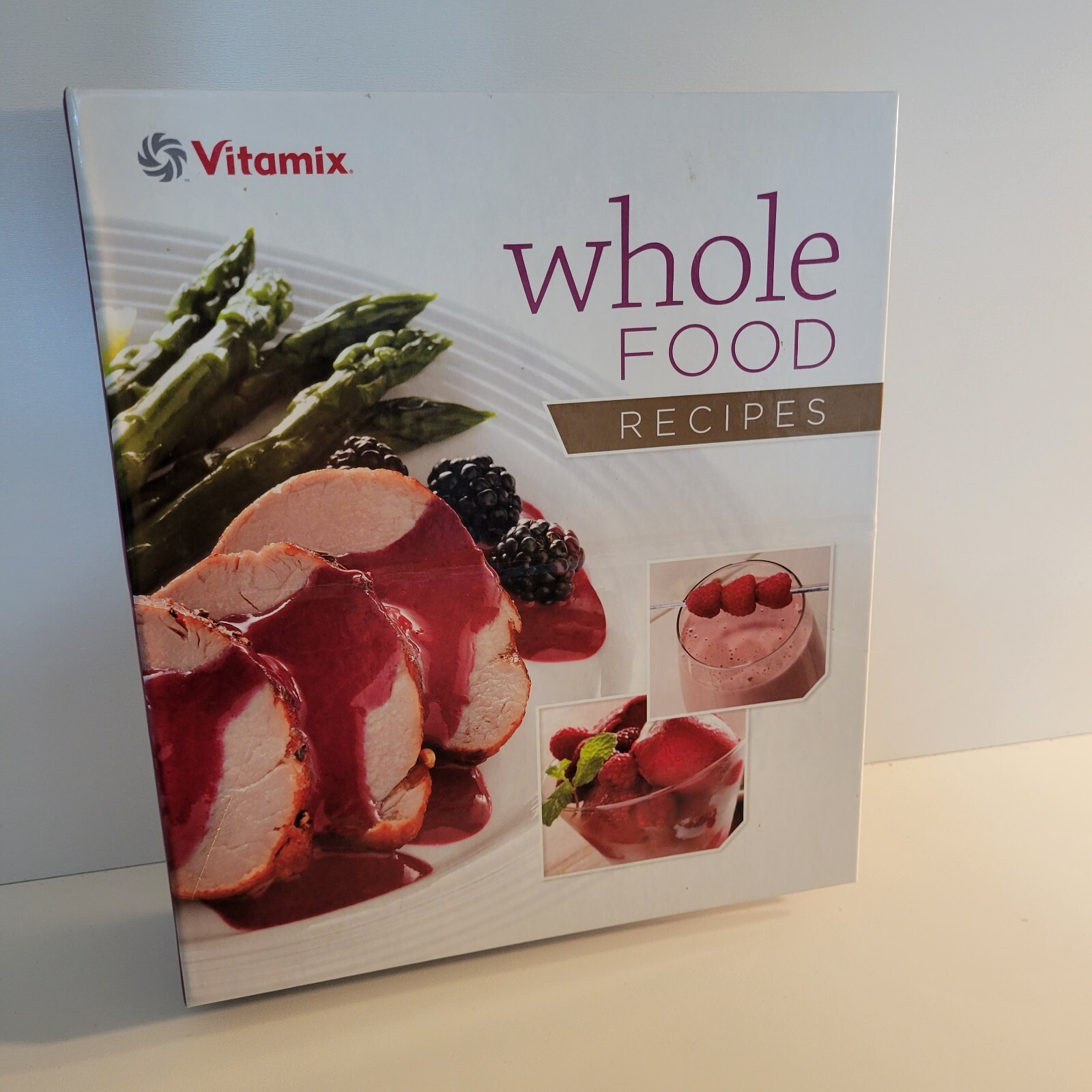 Vitamix Whole Foods 3-Ring Binder 2011 Recipe Cookbook – Very Good Condition