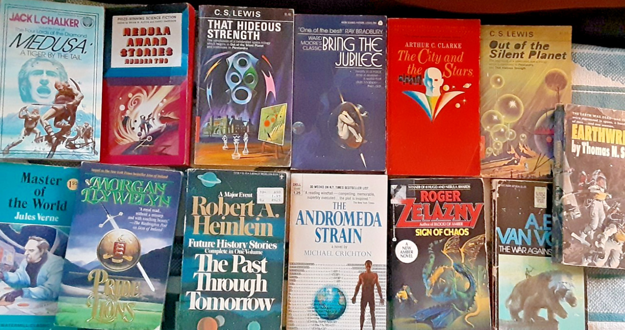 Science Fiction/Fantasy Paperback Books YOU PICK the Title-Some Vintage
