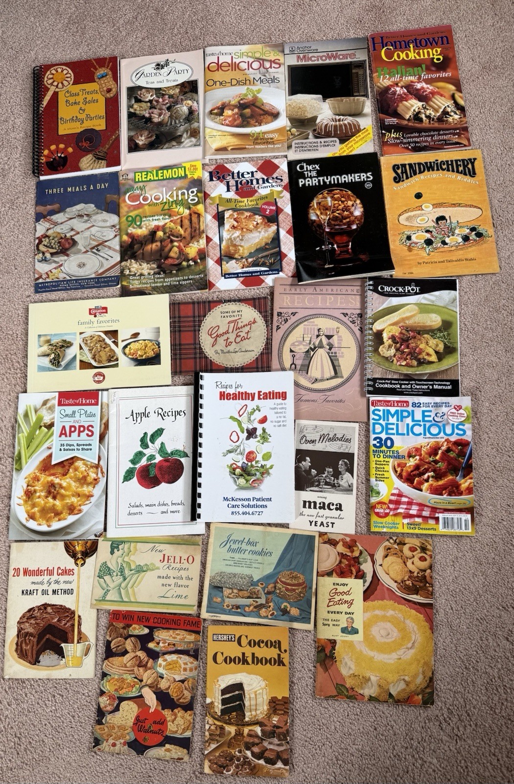 Lot of 25 Assorted Cookbooks Lot Pamplets Recipes