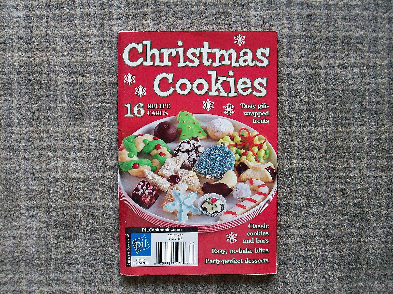 Christmas Cookies recipe booklet, 2011, with 16 recipe cards, 96 pages