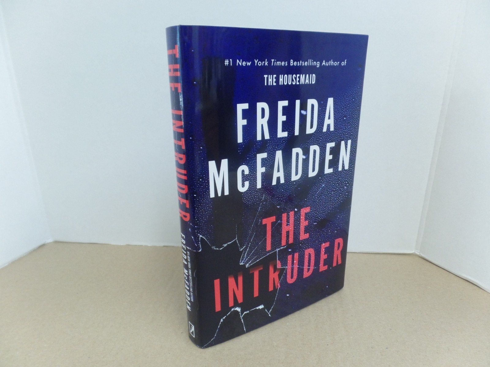 Intruder by Freida McFadden (2025, Hardcover)