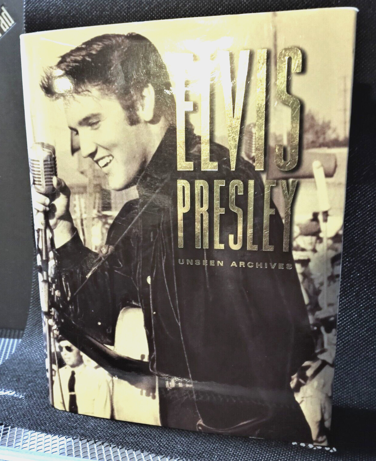 Elvis Presley – Unseen Archives Hardcover, by Marie Clayton, 383 pages, 2005