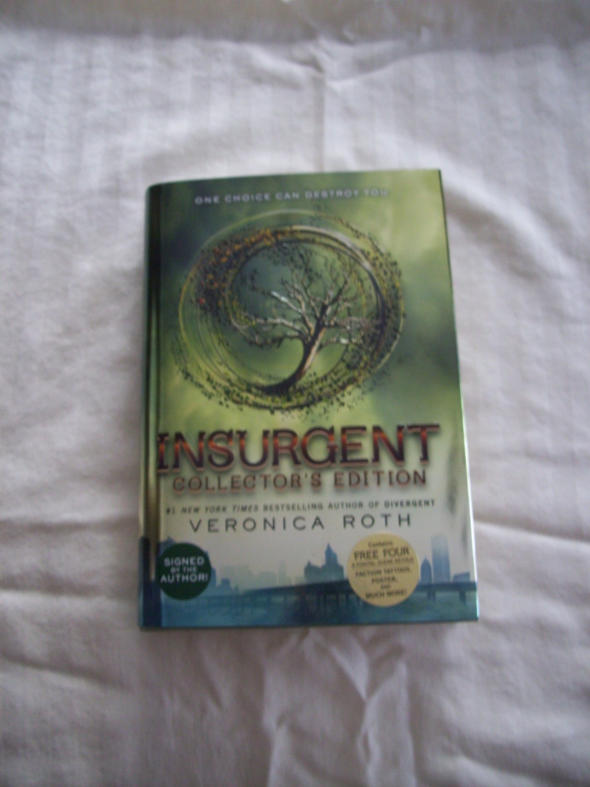 Insurgent Collector’s Edition (Divergent Series, 2)