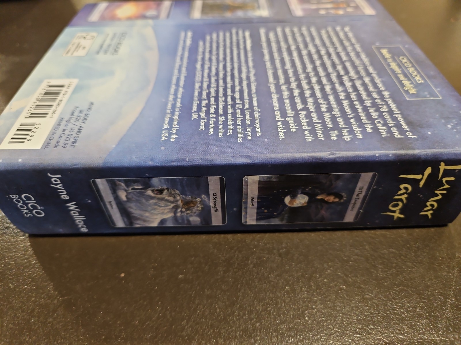 Lunar Tarot: Manifest your dreams 78 Cards 64 Page Book