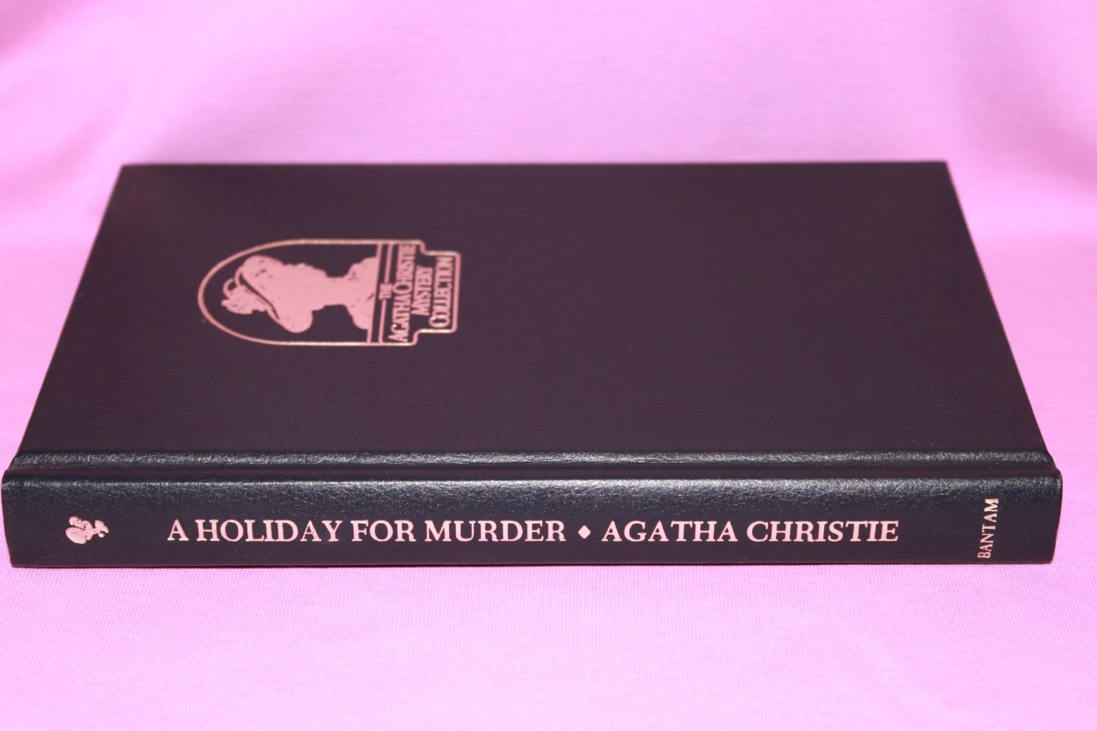 THE AGATHA CHRISTIE MYSTERY COLLECTION ( A HOLIDAY FOR MURDER )