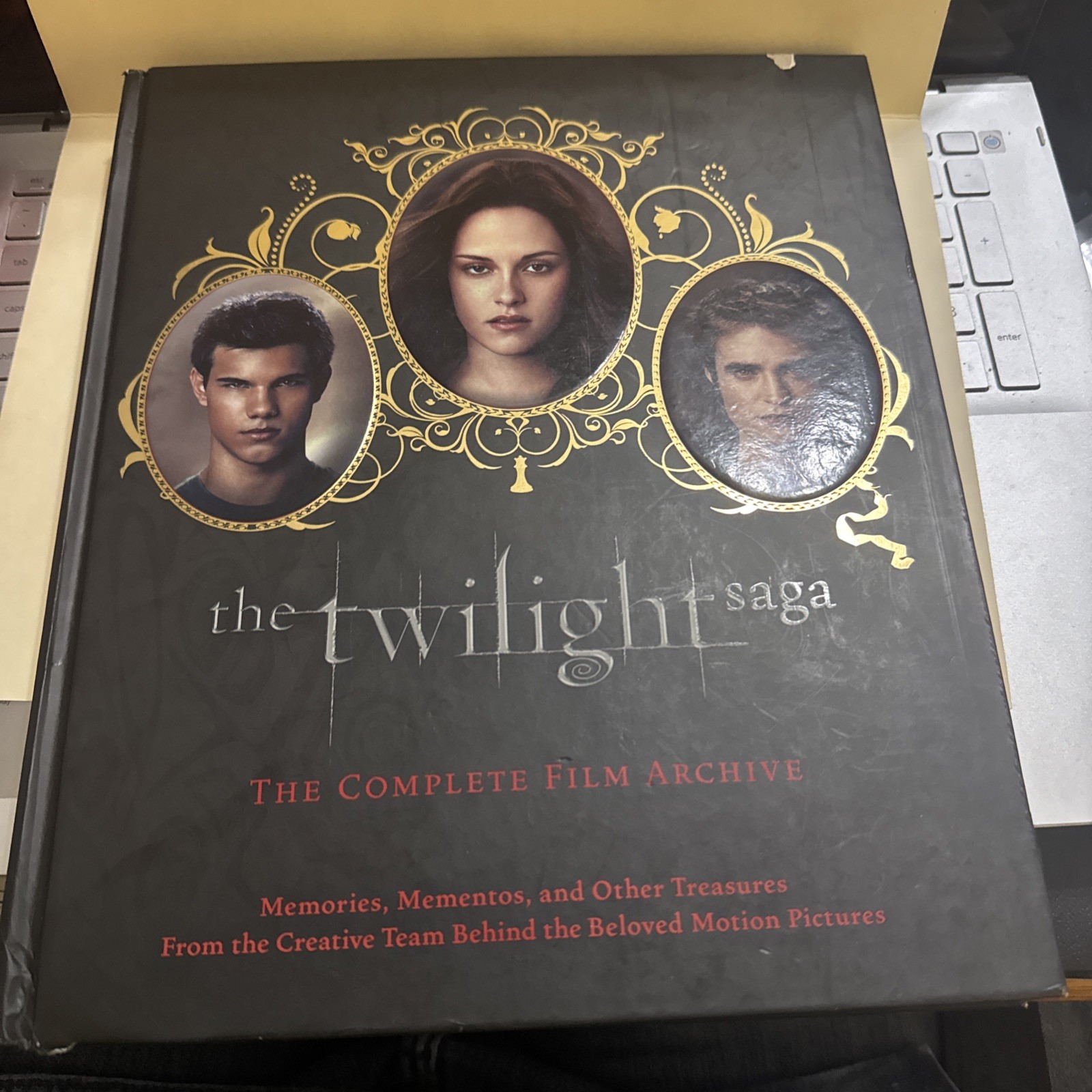 The Twilight Saga: The Complete Film Archive: Memories, Mementos, and Treasures