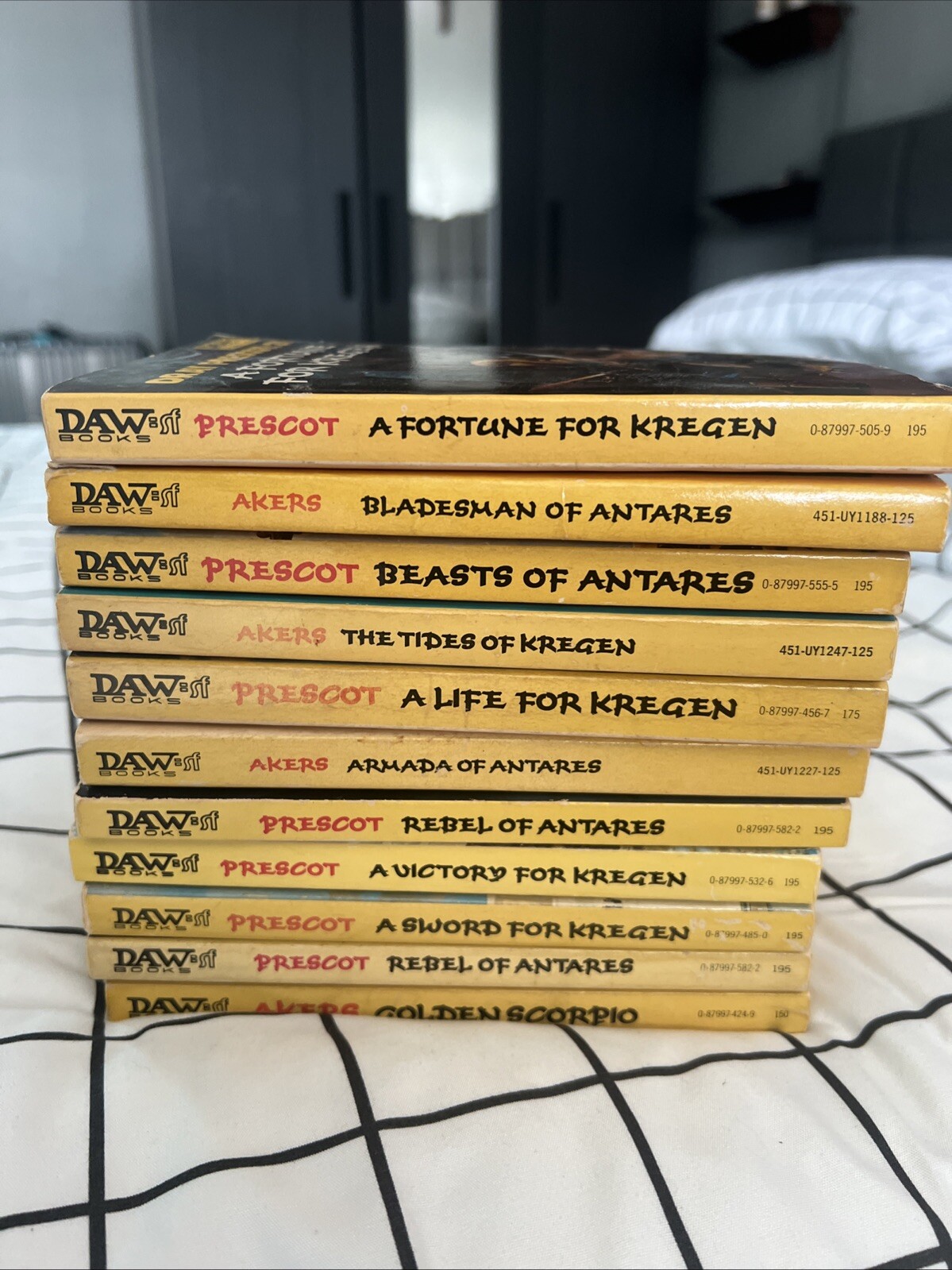 Lot 11 Dray Prescot DAW books, paperbacks in good condition