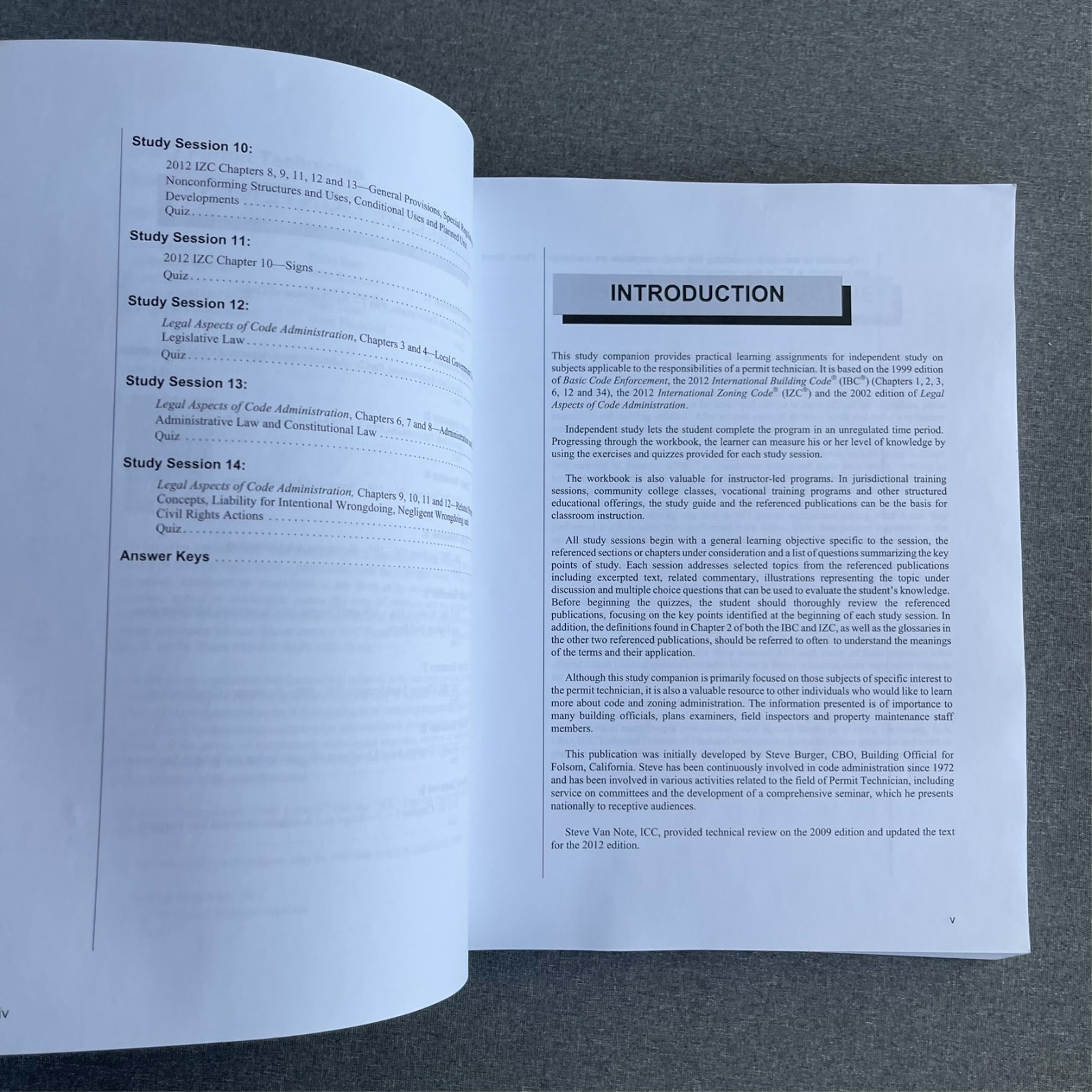 2012 Permit Techician Study Companion by ICC and Study Sessions Paperback