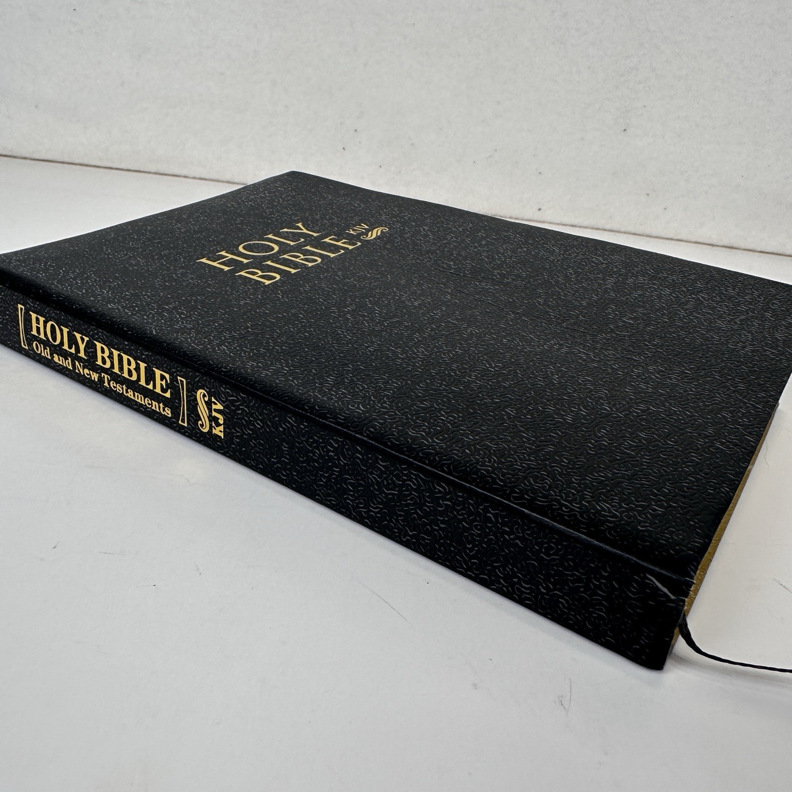 Holy Bible KJV Old And New Testaments Book Small 7.5 x 5.3 in Black Cover